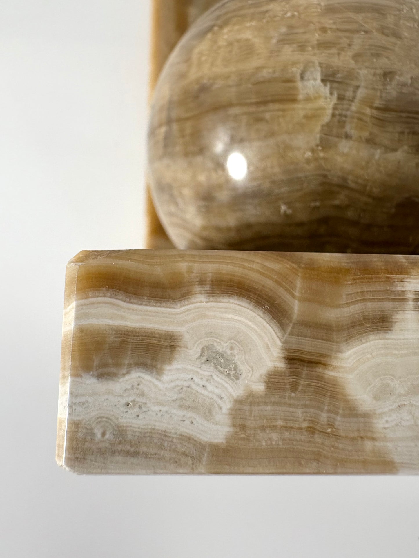 Geometrische Mid Century Buchstützen aus Naturstein Onyx-Marmor (2er Set)