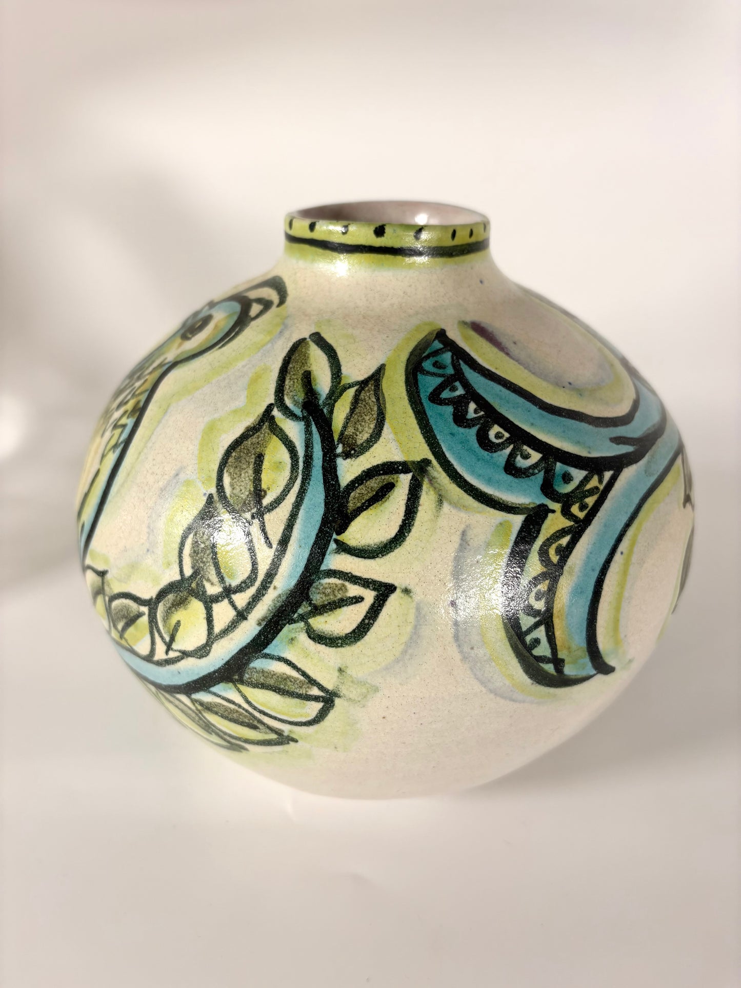Große Keramikvase im Stil der Qajar-Dynastie aus Persien mit Vögeln und floralen Elementen, spätes 19. Jh.