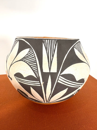 Southwestern Native American Acoma Keramikvase mit feinem Linienmuster