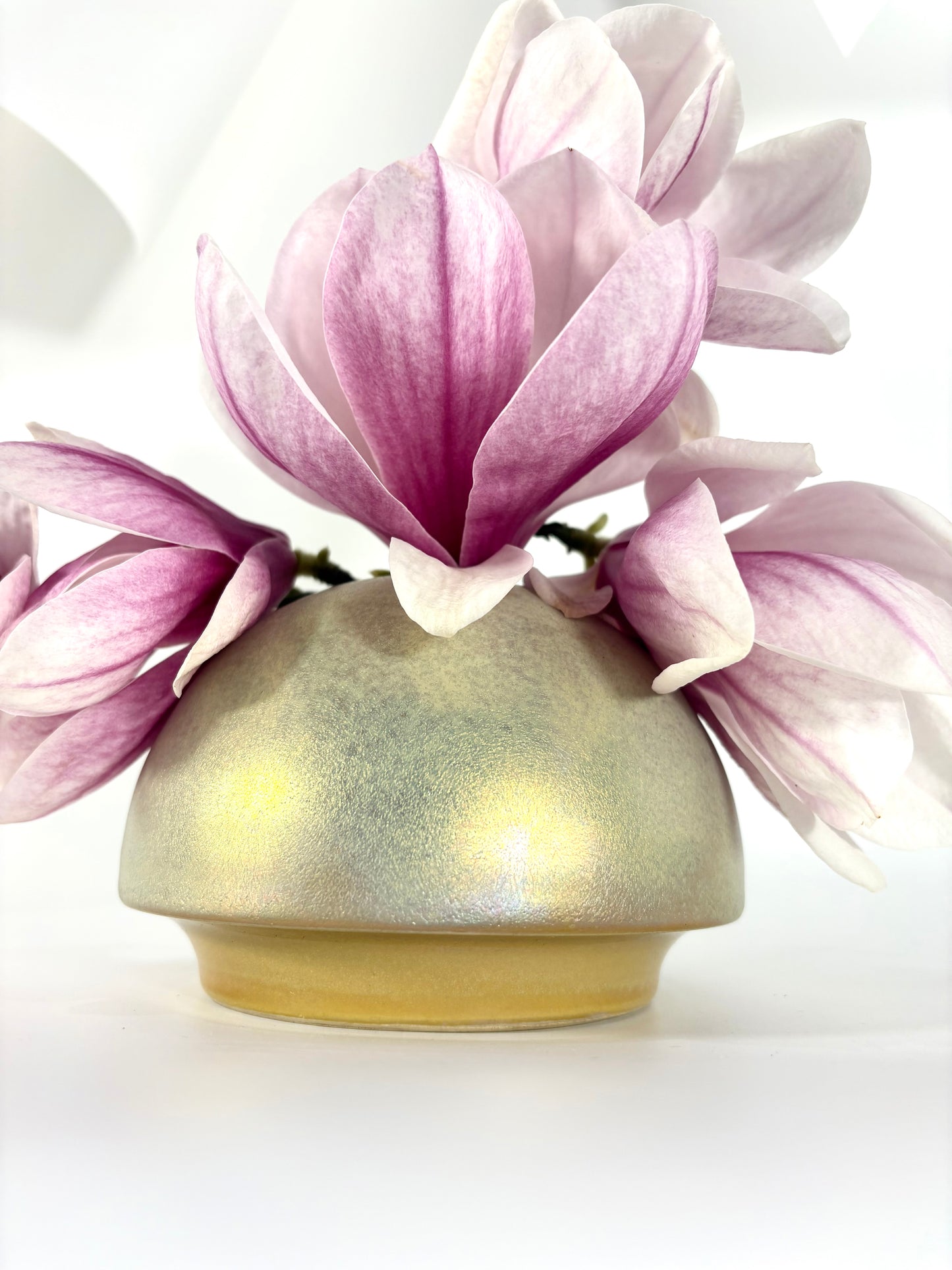 Signierte Vase in gold, design by Joke Stroes für Mobach Utrecht Holland