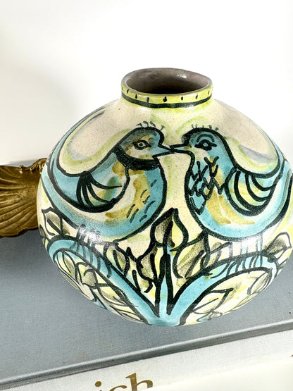 Große Keramikvase im Stil der Qajar-Dynastie aus Persien mit Vögeln und floralen Elementen, spätes 19. Jh.